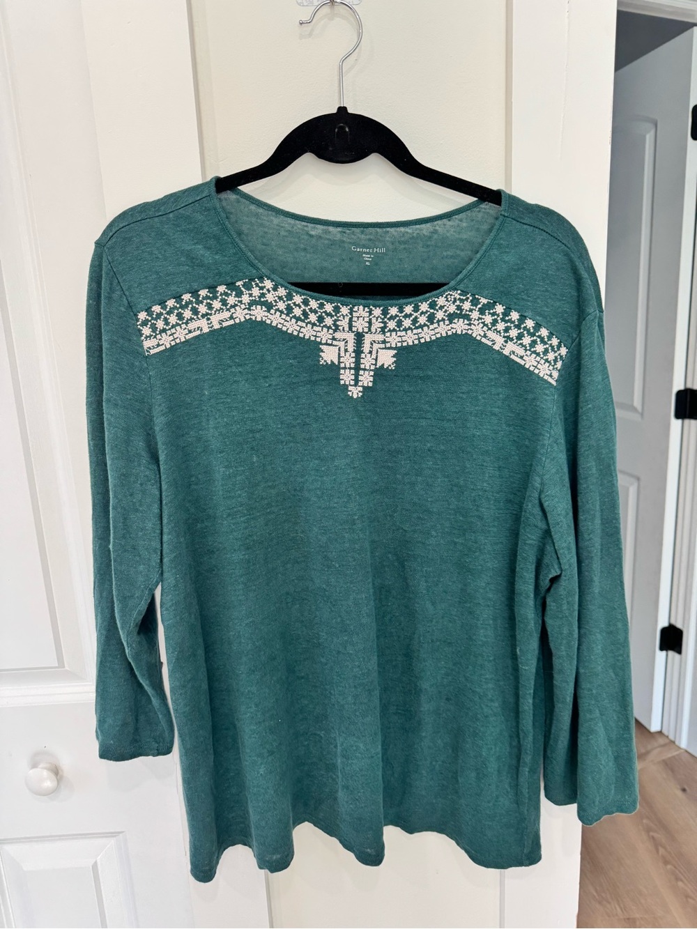 100% Organic Linen Garnet Hill Top with White Embroidered Yoke